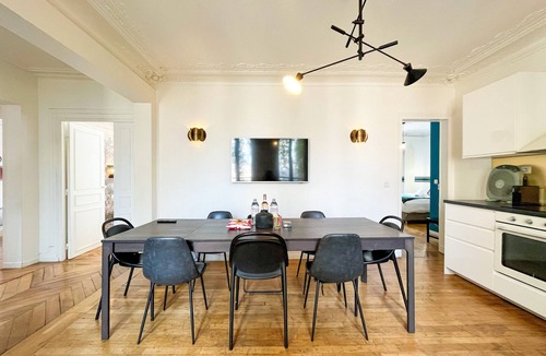 Porte-Saint-Martin Apartment | Urban Flat 99 - Spacious 6 BDR Apartment in Paris