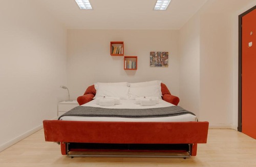 Ripamonti Corvetto Apartment | Urban Loft with pool table - M3 and Train station - Duomo in 10 min