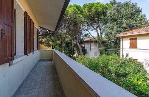 Rosolina Mare Apartment | Vacation apartment on the second floor of a building, 200 meters from the sea.