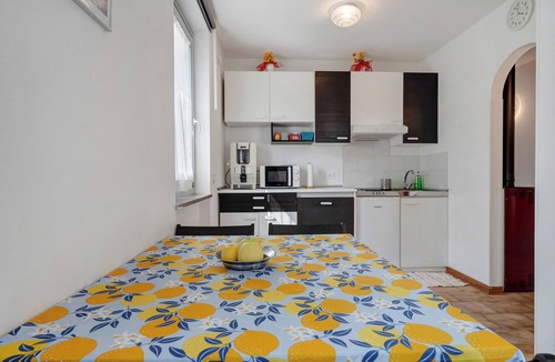 San Lorenzo in Banale Apartment | Vacation Apartment Ciclamino Standard Vittoria with Mountain View, Wi-Fi & Garden