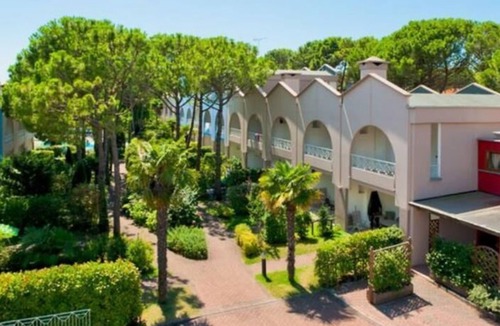Bibione Pineda Apartment | Vacation village MareBlu Villa Superior B for 7 persons