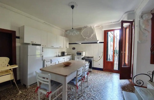 San Polo Apartment | VENICE SANCTUARY: 4-BEDROOM APARTMENT, CENTRAL, CANAL VIEWS WITH 2 TERRACE