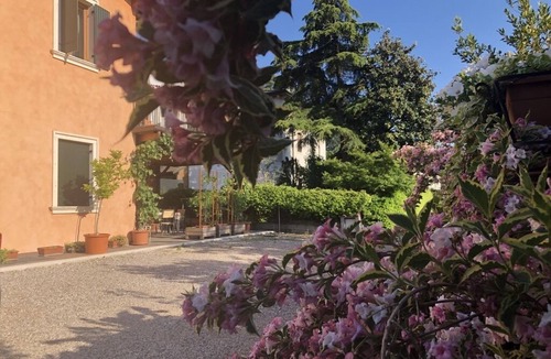 Borgo Milano Apartment | Verona, house with porch and garden, in a single house, internal parking
