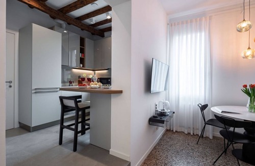Santa Croce Apartment | Very brigth one bedroom flat