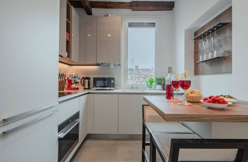 Santa Croce Apartment | Very brigth one bedroom flat
