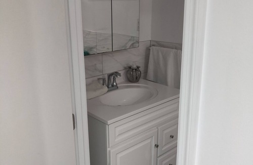 Homecrest House | Very private apartment kozy bedroom