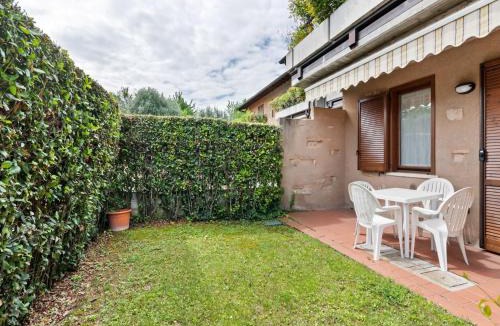 Montioni House | Vibrant Holiday Home in Lazise with Swimming Pool near 2 Lakes