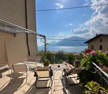 Assenza Apartment | Villa Antonia by GardaDoma