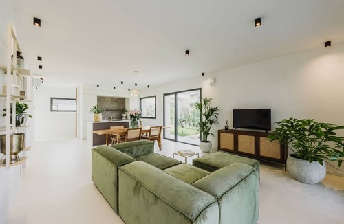 Montioni Villa | Villa 'Artylino' with Private Pool, Wi-Fi and Air Conditioning