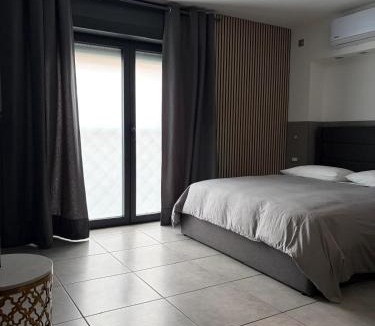 Milan House | Villa Camilla Milano Easy Rooms Metro 4