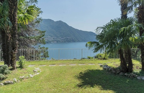 Moltrasio Villa | Villa Chiara Moltrasio With Private Garden by Rent all Como