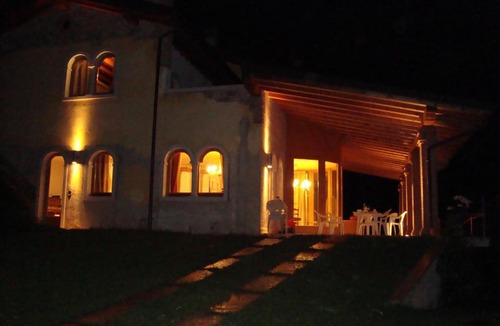 Montioni Villa | Villa d'epoca sul Lago di Garda con piscina interna e parco con laghetto