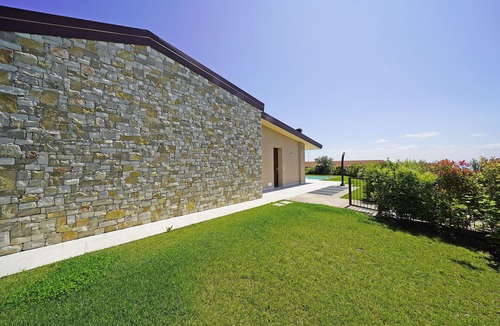 Moniga del Garda Villa | Villa Ester by Wonderful Italy