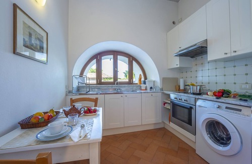 Colognola ai Colli Apartment | Villa Faccioli Limone With Shared Pool, Colognola ai Colli, Italy