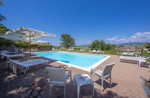Colognola ai Colli Apartment | Villa Faccioli Limone With Shared Pool, Colognola ai Colli, Italy