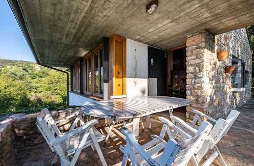 San Zeno di Montagna Villa | 'Villa Franca San Zeno' with Lake View, Garden & Wi-Fi
