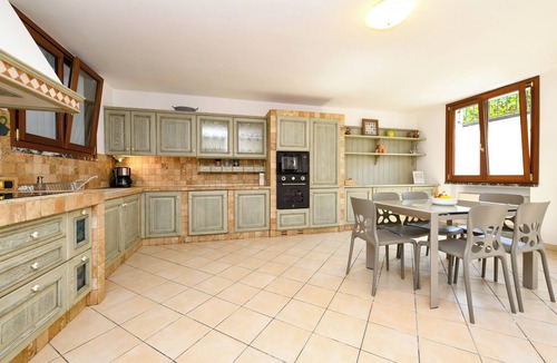 Manerba del Garda House | Villa Giulia- near the lake with whirlpool and private access to the beach.
