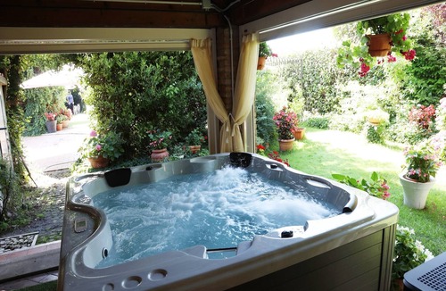 Castelbelforte House | Villa in Castelbelforte near Lago di Garda