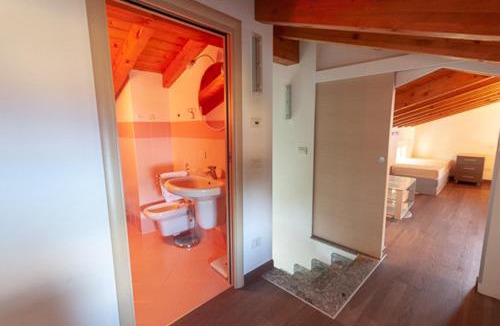 Menaggio Villa | Villa le Rose sleeps 6 - FAMILIES ONLY please