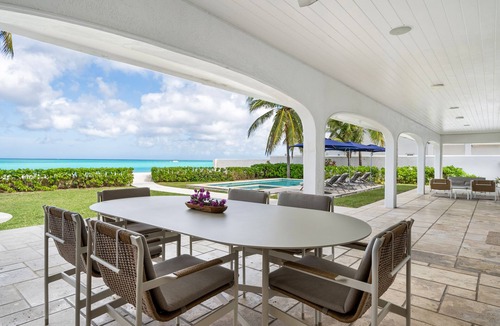 Nassau House | Villa Oasis- Beachfront House with Pool- Close to BahaMar!