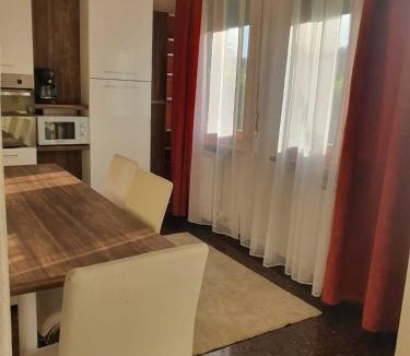 Sandra Apartment | Villa Santa Maria - Giardino privato - vista fiume