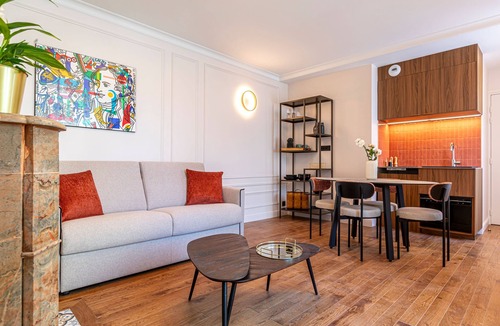 Quartier de Rochechouart Apartment | Villa SoPi Appart'Hotel by Patrick Hayat