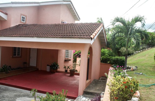 Beverly Hills House | Villa with 4 bedrooms and 4 bathroom, Balcony and community pool