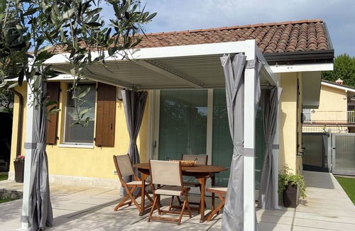 Calmasino House | Villetta Gelsomino, in Bardolino Calmasino villa in residence with swimming pools.