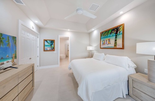 Treasure Cay Resort | VIP Beachfront - Large & Luxurious - End Unit