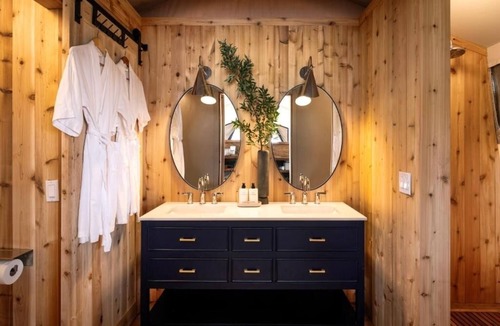 Manhattan Hotel | Voyager Twin Tent | Collective Governors | Designer Island Retreat