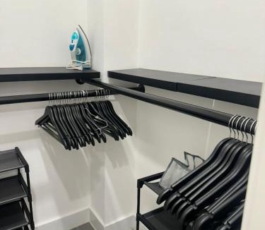 Beverly Hills Apartment | W39 Comfort Suites - Kingston - pool