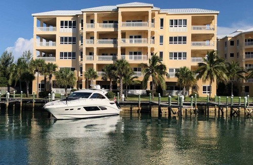 Bahamia West Condo | Walk to Bahamia Beach