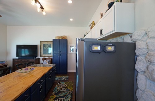 Staniel Cay Apartment | Waterfront 1-bedroom apartment in charming Staniel Cay Huge Patio
