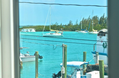Spanish Wells Cottage | Waterfront Cottage in Spanish Wells' protected harbor