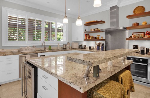 Nassau House | Waterfront Home in Old Fort Bay
