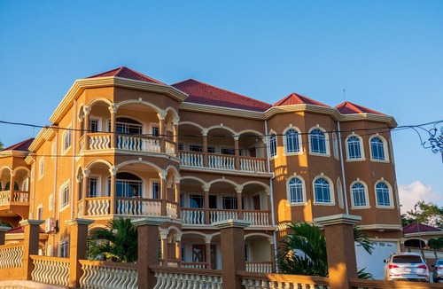 Spring Village Villa | WEEKENDAZ VILLA: Private Gym,Pool, Sauna & Bar