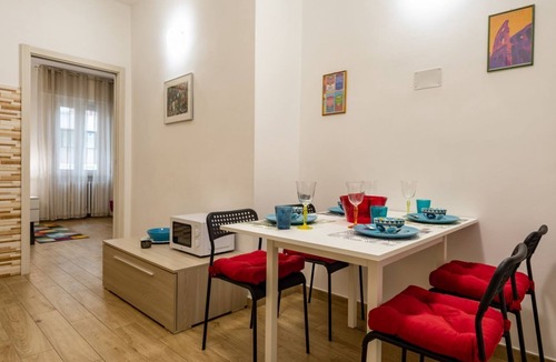 Borgo Milano Apartment | Welcome to Verona Pop, a comfortable duplex of approximately 90 m2, completely renovated in 2020, very bright and furnished with care and attention.The pop art style chosen for this house makes it lively and unique!The accommodation consists of two commu