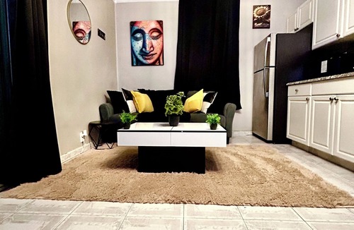 Williamsbridge House | Welcoming 1-bedroom house in The Bronx.