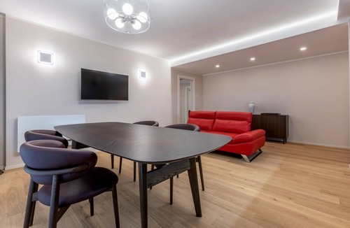 Ferrara Apartment | Well-kept 98m² apartment with refined design, ideal for couples, families, business trips or charming stays up to 4 guests, on the first floor of a renovated building with lift (NOT suitable for disabled guests).Located in Ferrara’s historic center (Z