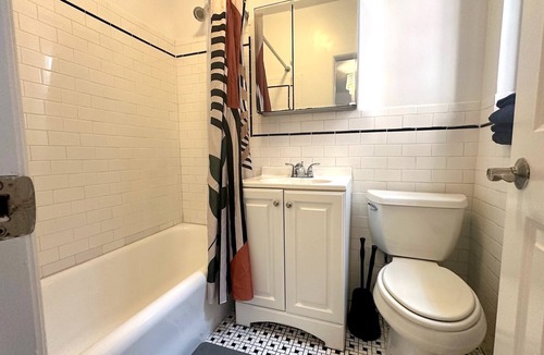 West Village Apartment | West Village Lush Green