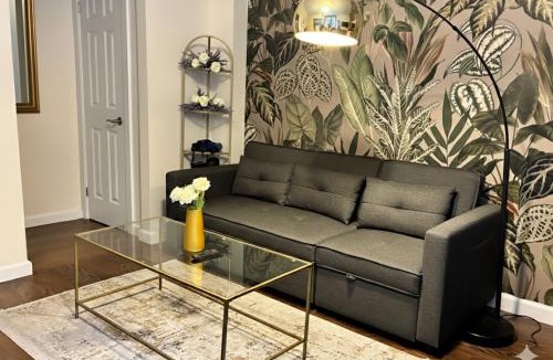 West Village Apartment | West Village Lush Green