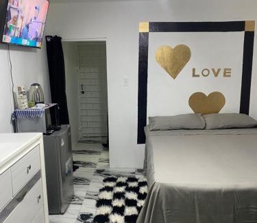 Spanish Town House | White Room Sparks