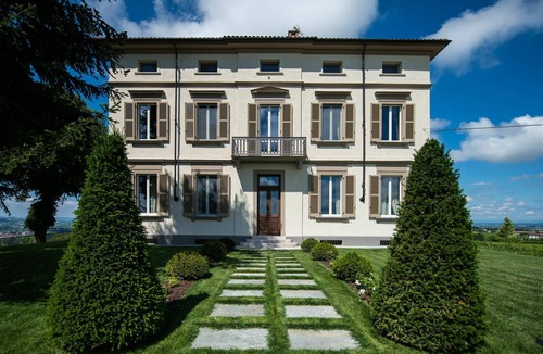 Costigliole d'Asti Villa | Wonderful private villa for 12 people with A/C, private pool, WIFI, TV, patio and panoramic view