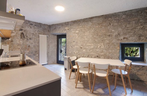 Carlazzo House | Workation Castle: Casa Tremezzo