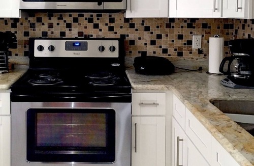 Williams Town House | You Deserve To Stay At This 3br Beachfront Townhome