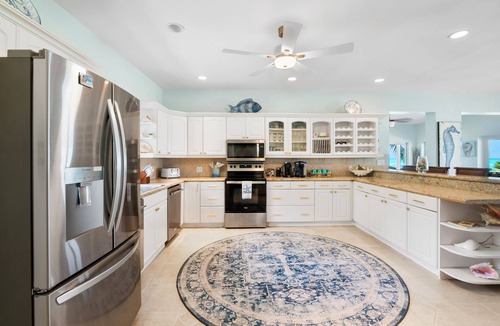 Tar Bay Villa | Zen Exuma: Stunning Beachfront Villa w/NEW Rooftop Lounge, Spa, Cabana & Pool!