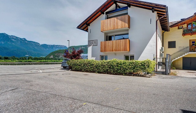 Accessible Apartment '3' with Garden, Wi-Fi and Air Conditioning