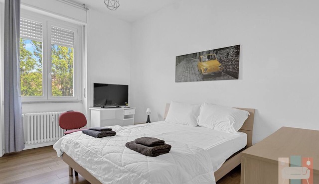 ADR16: Elegant three-room apartment in a quiet neighborhood