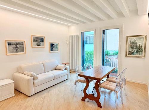 All'Isola Apartment
