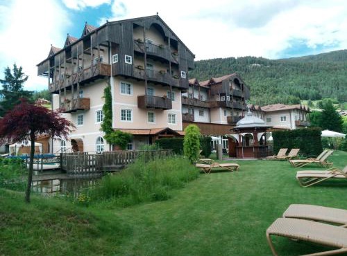 Alpen Hotel Eghel Resort & SPA
